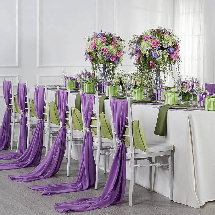 Mesa de diseño, fondo blanco, cubierta de mesa, banquete, comedor, manteles personalizados para fiesta de boda