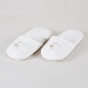 Pantuflas desechables económicas para baño o spa de hotel al mayoreo