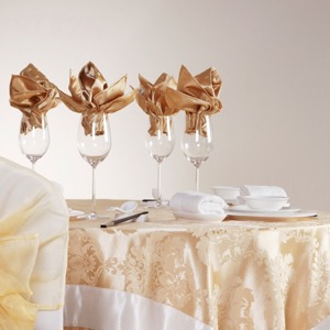 Servilletas de lino de tabla blancas de lujo de la cena del hotel de cinco estrellas con el anillo