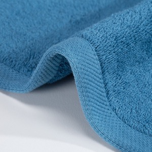 Venda al por mayor el sistema gris de la toalla de baño de la mano de la cara de la frontera del Dobby de cinco estrellas del algodón puro 3pcs