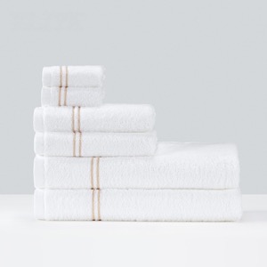 Toalla de baño de hotel de China Fabricantes blancos lisos