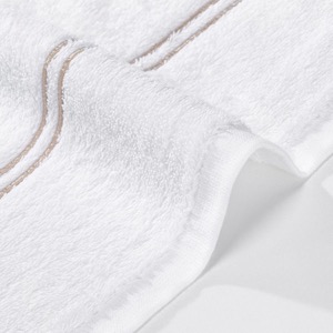 Toalla de baño de hotel de China Fabricantes blancos lisos