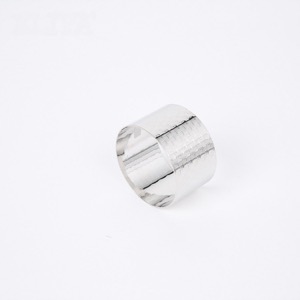 Anillo de servilleta de metal Anillo de servilleta de plata Anillo de servilleta de flor