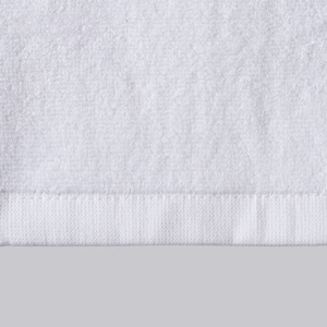 La toalla del hotel fija el blanco puro del algodón con la armadura llana clásica para el mercado internacional